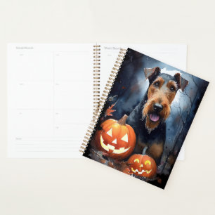 Agenda Airedale de Halloween con calabazas aterradoras
