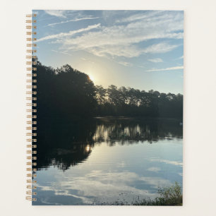 Agenda Amanecer sobre un lago georgiano