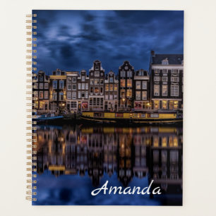 Agenda Ámsterdam con canales en el atardecer