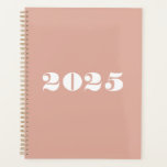 Agenda Año personalizado de tipografía negrita rosada pol<br><div class="desc">Minimalista y polvorienta tipografía moderna rosa y blanca números personalizado año Planner. texto blanco personalizado,  números,  fondo liso sólido rosado polvoriento. Puede personalizarlo con sus iniciales,  monograma,  año,  etc. o simplemente borrar el texto,  y dejar el color negro plano sólido.</div>