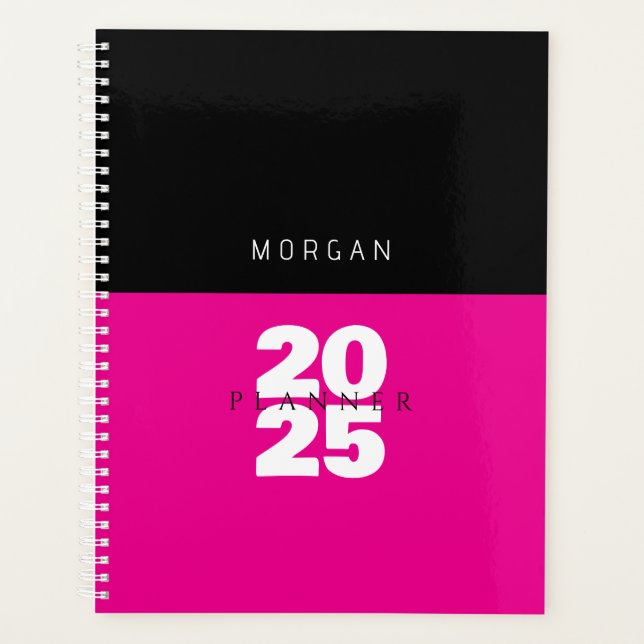 Agenda Año y nombre blancos, título, rosa negro y calient (Anverso)