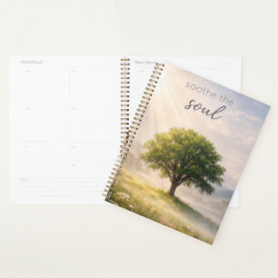Agenda Árbol verde en rayos de sol
