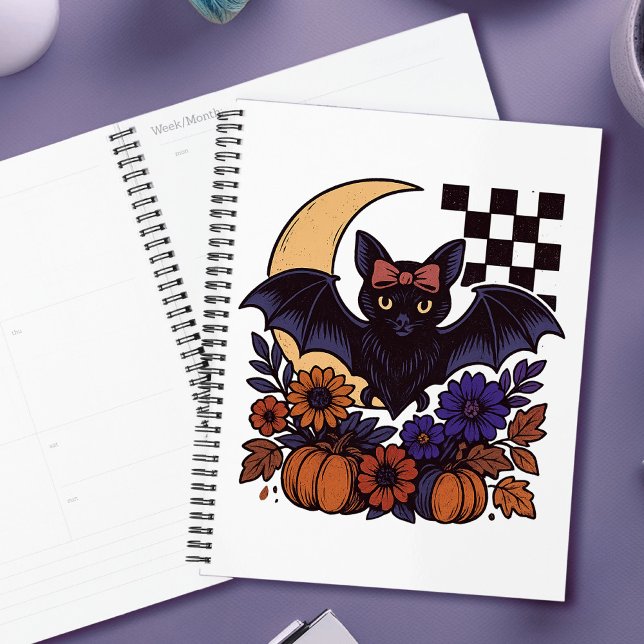 Agenda Batalla de Halloween Retro Con Estética Gótica De  (This retro Halloween bat design captures spooky charm with a gothic twist.)