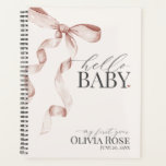 Agenda Beige Coquette Bow Chica Baby Regalo Mi Primer Año<br><div class="desc">¡Eleva tu ducha de bebé con esta decoración Fiesta de Coquette Beige Bow! Este diseño atemporal añade un toque de elegancia y encanto a cualquier evento, con un hermoso arco decorado con delicados tonos dorados y beige. Esta colección impresionará a sus invitados y creará recuerdos duraderos y será perfecta para...</div>