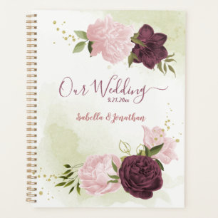 Agenda Boda con flores rosadas y vegetación Cabernet