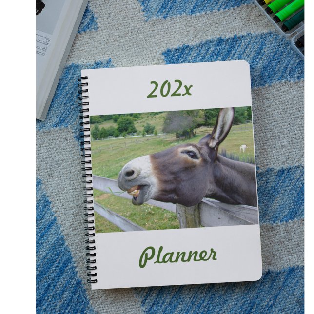 Agenda Burro sonriente en pasto con perro (Subido por el creador)