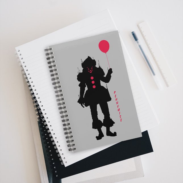 Agenda Capítulo 2 | Pennywise Silhouette (Planner on stack of notebooks)