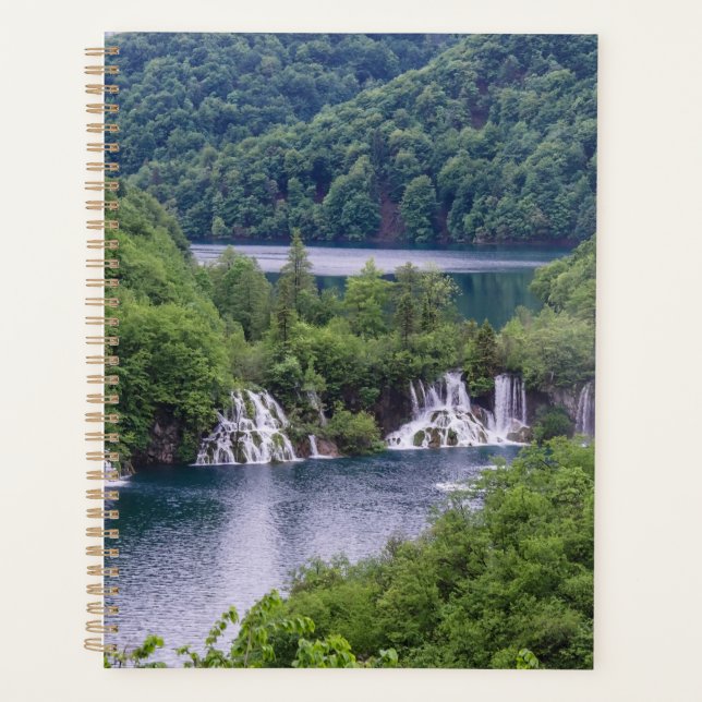 Agenda Cascada de cascada con bosque verde en Croacia (Anverso)