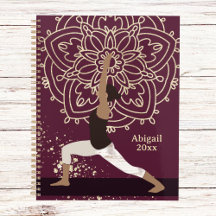Chica de yoga Mandala moderna Plum Purple Gold