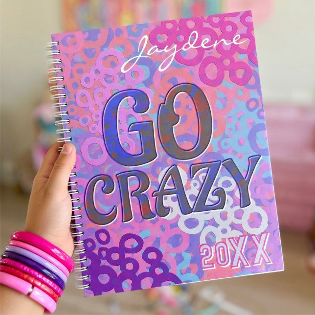 Agenda Círculos superpuestos multicolores con texto (Colorful circles in pink, purple and blue. This planner is fun and cute. Great gift for her.)