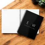 Agenda Clásico Elegante Moderno Monograma Minimalista Nom<br><div class="desc">Consiga organización y estilo en uno con nuestro Clásico Elegante Moderno Monograma Minimalista. Este planificador meticulosamente diseñado combina a la perfección la sofisticación atemporal con el minimalismo contemporáneo, convirtiéndolo en una herramienta esencial para mantenerse a la altura de su agenda. Diseñado con precisión y atención a los detalles, este planificador...</div>