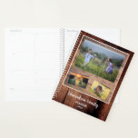 Agenda Collage de fotos de la familia Rustic Barn<br><div class="desc">Crea tu propio collage rústico de fotos en madera de granero Planner Añade tus propias fotos y textos y crea un planificador muy personal y único.</div>