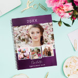 Agenda Collage de fotos moradas 2025<br><div class="desc">Descanse su creatividad con nuestro planificador 2025 personalizado, diseñado para aquellos que quieren hacer su experiencia de planificación verdaderamente única! Crea un impresionante collage de fotos usando cuatro de tus fotos favoritas contra un fondo morado y de color desigual con un elegante texto blanco. Personalízalo aún más agregando tu nombre,...</div>