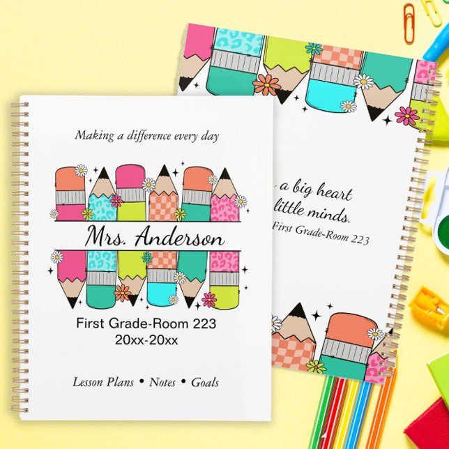 Agenda Colorido Lápiz de profesores de clase (Custom planner for teachers. Personalize with name and class information.  )