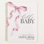Agenda Coquette rosa Bow Chica regalo de bebé mi primer a<br><div class="desc">¡Eleva tu ducha de bebé con esta decoración Fiesta Coquette Bow rosa! Este diseño atemporal añade un toque de elegancia y encanto a cualquier evento, con un arco muy bien hecho y adornado con delicados tonos rosas. Esta colección impresionará a sus invitados y creará recuerdos duraderos y será perfecta para...</div>