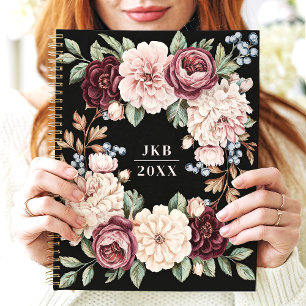 Agenda Corona Floral Oscura Elegante con Monograma Person