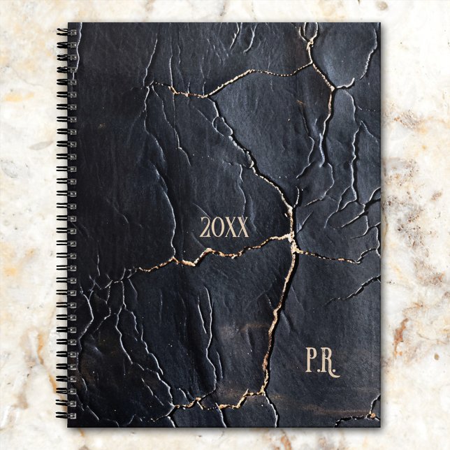 Agenda Cuero negro vintage (Planner featuring a vintage black leather design. You can add your custom initials)