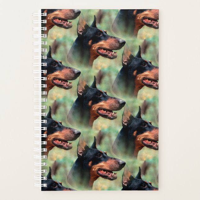 Agenda Doberman Pinscher en los bosques (Anverso)