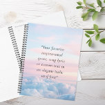 Agenda Elegante cita Minimalista moderna de Personalizado<br><div class="desc">Cree su propio bloc de notas del planificador de citas personalizado. Presenta su texto personalizado en una elegante tipografía minimalista en serif con fondo de nubes al atardecer</div>