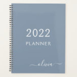 Agenda Elegante Monograma moderno Minimalista azul turbio<br><div class="desc">Presentamos nuestra Dusty Blue Minimalista Monogram Elegant Collection: Eleva tu estilo con sofisticación y encanto intemporal. Nuestra colección presenta diseños minimalistas en un suave y polvoriento matiz azul, realzados con elegantes monogramas adaptados a su gusto personal. Desde la papelería refinada hasta los accesorios versátiles, cada pieza de nuestra colección está...</div>