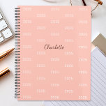 Agenda Elegante Nombre de guión moderno Rubor rosa person<br><div class="desc">Personalizar el texto y crea fácilmente tu planificador personalizado. Haga clic en EDITAR DISEÑO para cambiar el color de fondo o del texto. Puede TRANSFERIR este DISEÑO a otros productos de Zazzle y ajustarlo para que se ajuste a la mayoría de los artículos de Zazzle. Los diseños de Standard Studio...</div>