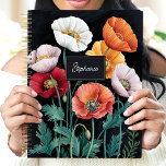 Agenda Elegante Nombre Personalizado De Floral De Adormid<br><div class="desc">Este impresionante diseño presenta un hermoso arreglo de flores de amapola en tonos rojos, naranjas, rosas y blancas, colocadas sobre un fondo negro dramático. El delicado follaje y la elegante placa con su nombre le dan un toque personalizado, perfecto para profesionales, estudiantes o para todo aquel que ame el arte...</div>