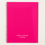 Agenda Elegante profesional de nombre rosado caliente año<br><div class="desc">Minimalista rosa caliente,  fucsia,  magenta y blanco personalizado texto moderno simple y elegante moda planner personalizado. Texto blanco completamente personalizable,  fondo de color sólido rosa claro y caliente. Puede personalizar con nombre y apellido y título,  año,  nombre de la empresa,  profesionales,  negocios,  etc</div>