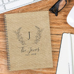 Agenda Emblema de monograma familiar rústico personalizad<br><div class="desc">Monograma personalizado. nombre familiar y elegante moda de un año de antigüedad rústico estilo casa de campo de estilo ocre beige burlap planner.        Un regalo moderno para bodas,  aniversarios,  amas de casa,  Acción de Gracias,  Navidades o cualquier otra ocasión.</div>