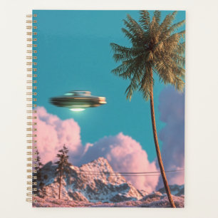 Agenda Escena surrealista de montaña con OVNI y palmera