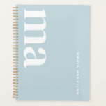Agenda Escuela azul de monograma cutáneo<br><div class="desc">Este elegante planificador es imprescindible para los suministros escolares de bonito y de vuelta a los suministros escolares. Perfecto para la escuela debe tener, encaja con tu lista de suministros escolares de secundaria. Con su diseño de útiles escolares bonitos, es un material escolar estético esencial. Ideal para material escolar y...</div>