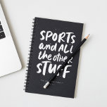 Agenda Familia blanca y negra tipo de deportes<br><div class="desc">Si tienes niños haciendo muchos deportes, este planificador deportivo es para ti. Escribe todos los partidos y todas las demás cosas en este elegante calendario blanco y negro perfecto para una madre futbolera, una madre futbolera, una madre de béisbol - o todo lo anterior. Con su tipografía fresca y sus...</div>