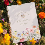 Agenda Flor silvestre Wanderlust Cute Watercolor Florals<br><div class="desc">Nuestras hermosas flores silvestres de campo de color marrón están pintadas a mano con amor. Hemos seleccionado una hermosa paleta de colores claros para crear un ambiente elegante y tranquilo. Nuestras acuarelas y flores silvestres están dispuestas para crear este hermoso arreglo. Perfecto para planificar tu año. Las funciones de diseño...</div>