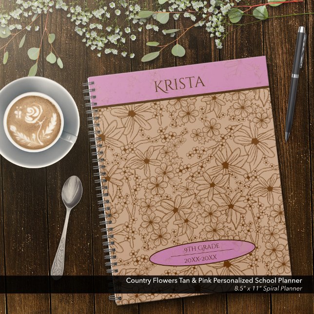 Agenda Flores de país, escuela personalizada de morada y  (Country Flowers Brown and Pink Personalized School Planner: Customize the Name, Grade, and Year.)