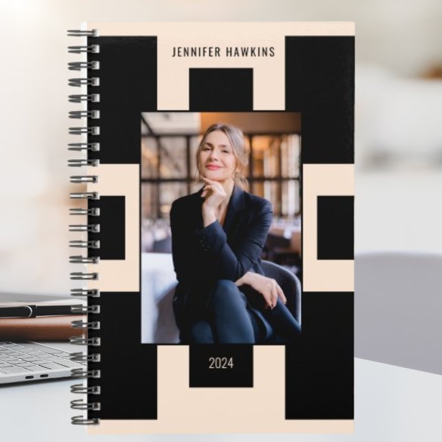 Agenda Foto de mujeres de negocios con tecnología geométr (Subido por el creador)
