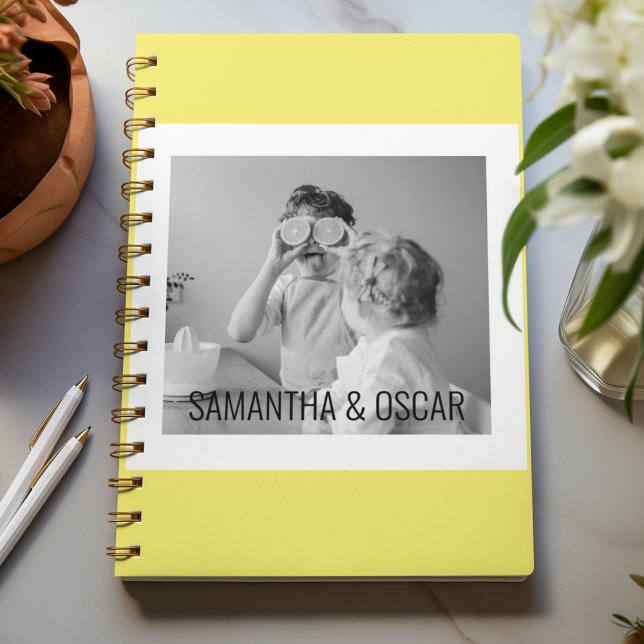 Agenda Foto familiar moderna Yellow Simple Lovely Gift (Subido por el creador)