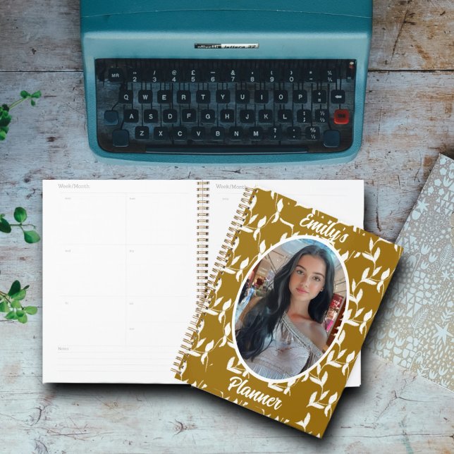 Agenda Foto y nombre de los Chicas - Hoja de Oro (Subido por el creador)