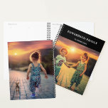 Agenda Fotos simples y modernas de la familia negra monog<br><div class="desc">Monograma moderno de fotografía familiar negra con el nombre de Planner. Puede personalizarlo y agregar sus propias fotos,  añadir su nombre y el año de texto.</div>