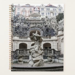 Agenda Fuente con estatua de Neptuno en Praga