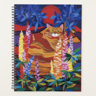 Agenda Gato jengibre en el jardín