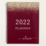 Agenda Glam Monograma de la Purpurina de oro de Borgoña d<br><div class="desc">2022 Nombre del Monograma del Purpurina de espuma de oro y borgoña y bloc de notas de espiral inicial. Esto hace que el dulce perfecto cumpleaños 16, boda, ducha de novia, aniversario, ducha de bebé o fiesta de soltera sea regalo para alguien que ama el lujo glam y los estilos...</div>