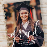 Agenda Graduación de la fotografía clásica de escritura s<br><div class="desc">Este diseño sencillo y clásico está compuesto por sans serif y una juguetona tipografía cursiva y añadir una foto personalizado.</div>