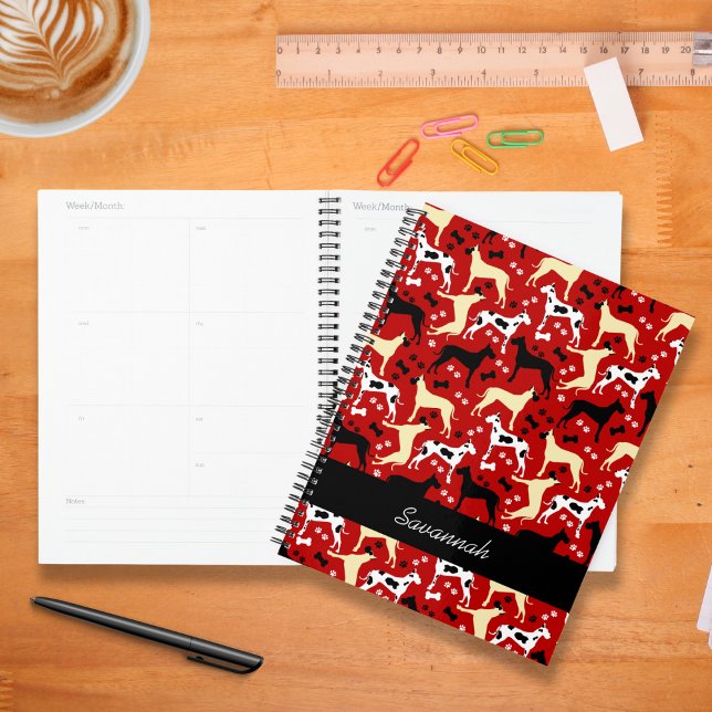 Agenda Gran danés Fawn Harlequin Dane Perro Planner (Great Danes Pattern Planner in red)