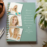 Agenda Hay un Collage de fotos de citas de Dreamers<br><div class="desc">Collage de fotos de citas motivacionales Planificador anual. El diseño presenta 3 fotografías de su elección, la cita 'Hay soñadores y hay planificadores; los planificadores hacen realidad sus sueños', un lindo corazón, nombre y año. El fondo verde azulado se puede cambiar a cualquier color utilizando la herramienta "editar más adelante"....</div>