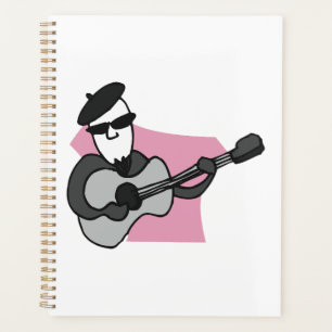 Agenda Hombre con boina tocando guitarra acústica