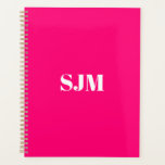 Agenda Iniciales minimalistas modernas de monograma rosa<br><div class="desc">Minimalista año personalizado blanco y rosado caliente moderno,  monograma,  iniciales o nombre elegante simple agenda personalizado personalizada Planner. Texto blanco personalizado sobre fondo de color sólido rosa claro.</div>