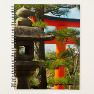 Agenda Linterna de piedra y puerta Torii