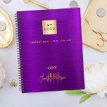 Agenda Logo del negocio del oro morado elegante 2025<br><div class="desc">Un elegante fondo violeta. Personalice y añada su negocio,  el logotipo de la empresa,  un texto,  año y nombre personal. Cartas doradas. Si lo desea sin texto,  utilice su tecla de espacio posterior para eliminarlo.</div>
