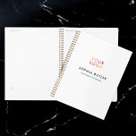 Agenda Logotipo comercial Blanco Minimalista<br><div class="desc">Mantente organizado y a la cabeza de tus metas con este planificador de negocios personalizado. Con el logotipo de su empresa en la parte superior, seguido de su nombre y texto personalizado en una elegante letra sans serif moderna, este planificador ofrece un toque sofisticado a su planificación diaria. Con amplio...</div>