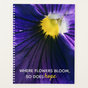 Agenda Macrofotografía de macro pansy púrpura inspiradora