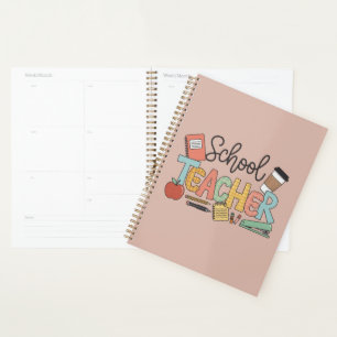 Agenda Maestra enseñando regalos a futuros líderes
